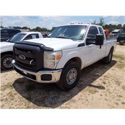 2012 FORD F250 XL PICKUP TRUCK, VIN/SN:1FT7X2A60CEC73701 - EXTENDED CAB, GAS ENGINE, A/T, WHITE, ODO