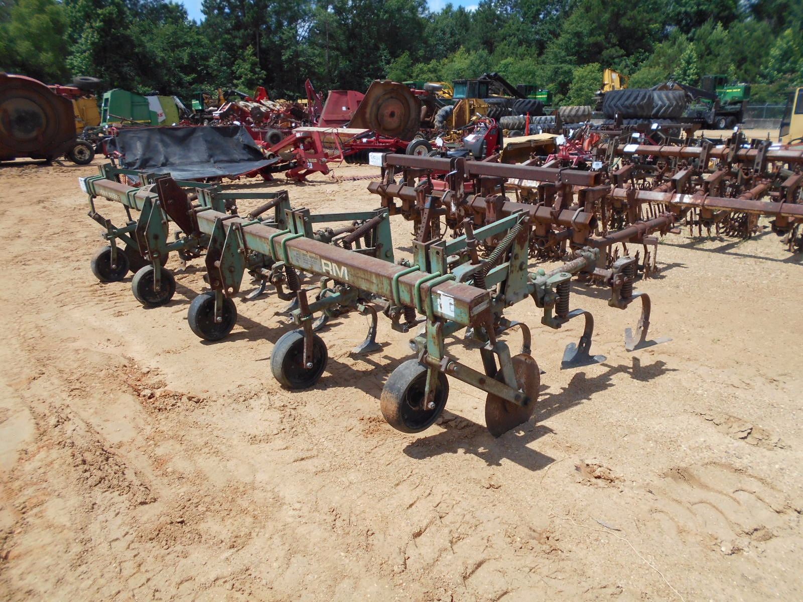 JOHN DEERE 4 ROW CULTIVATOR