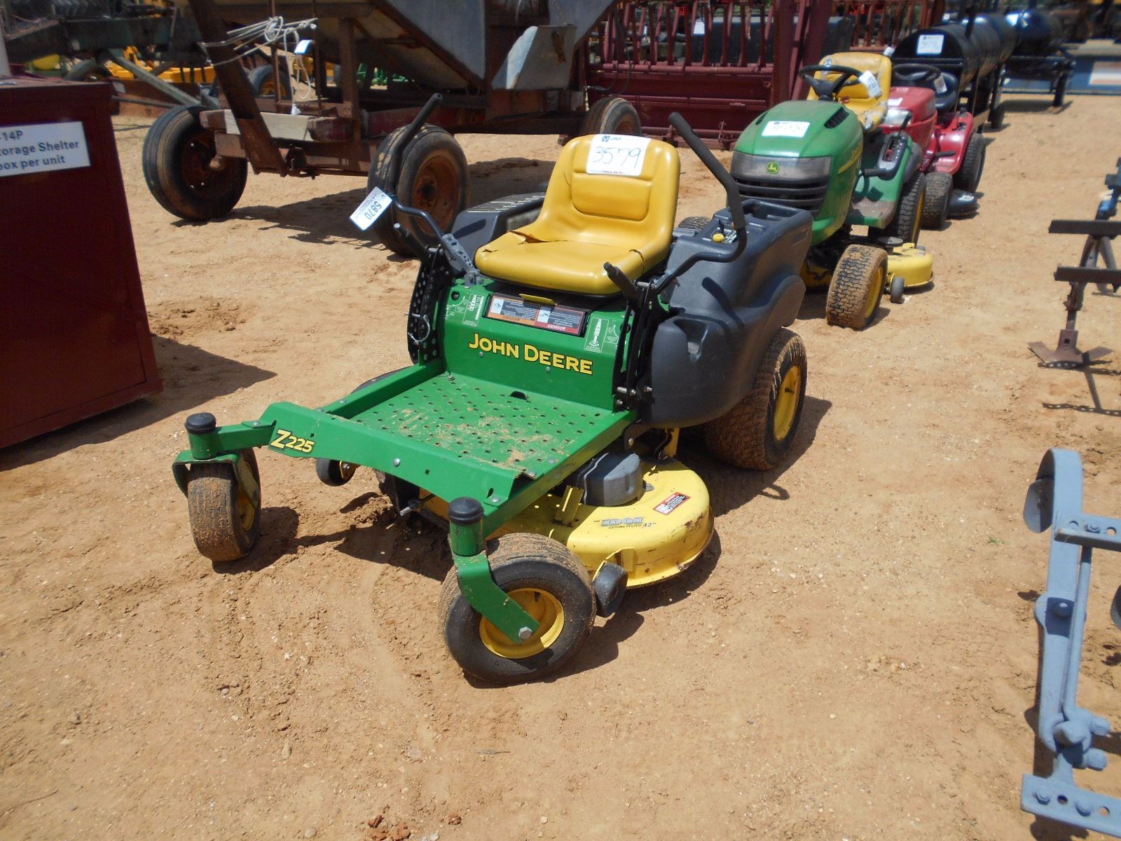 JOHN DEERE Z225 42" ZERO TURN MOWER