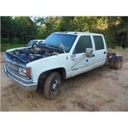1998 CHEVROLET 3500 CAB & CHASSIS, VIN/SN:1GBHC33F4W053953 - V-8 GAS ENGINE,A/T, CREW CB, PARTS, ODO