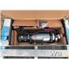 Image 2 : WARN UR 8,000 LB WINCHES