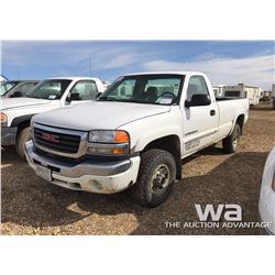 2005 GMC SIERRA 2500 E-CAB P/U