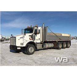 2013 KENWORTH T800 TRI-DRIVE GRAVEL TRUCK