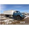 Image 2 : 1984 GMC C6500 S/A GRAIN TRUCK