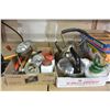 Image 1 : LOT OF VINTAGE KITCHEN ITEMS