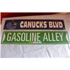 Image 1 : TWO TIN SIGNS