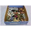 Image 1 : LARGE TRAY OF JEWELLRY