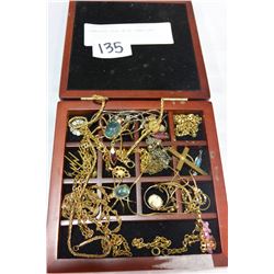 JEWELLRY CASE WITH JEWELLRY