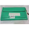 Image 1 : STRAWBERRY FIELDS CLUTCH PURSE