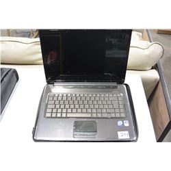 HP PAVILLION ENTERTAINMENT LAPTOP W/ BAG