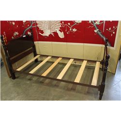 VINTAGE SINGLE SIZE MAHOGANY POSTER BED