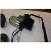 Image 2 : SONY NEX5 HD 14.2 MP DIGITAL CAMERA WITH SPARE LENSE