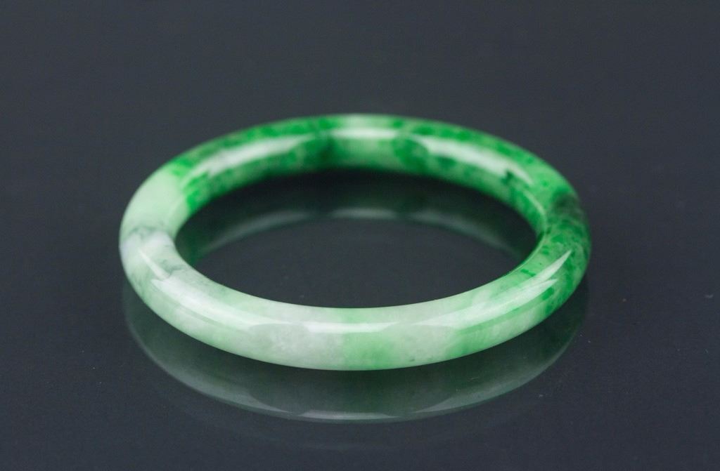 gia certified jade bangle