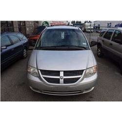 2005 DODGE GRAND CARAVAN, PASS VAN, GREY, VIN # 2D4GP24R65R275161