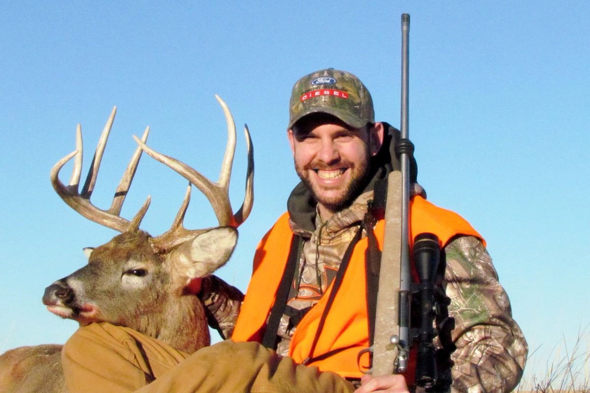 4Day South Dakota Trophy Whitetail Deer & Coyote Rifle Hunt for (1) Hunter