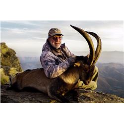 5-Day Spain Hunt for (1) Hunter, including $2,000 Trophy Fee Credit