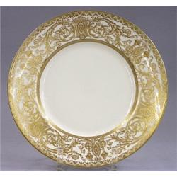 SET OF ELEVEN ROYAL WORCESTER PORCELAIN SERVICE PLATES, English. 20th Century. In the "Embassy"...