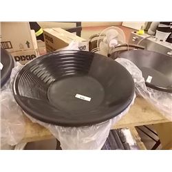 NEW GOLD PAN - ESTWING - BLACK PLASTIC - MED