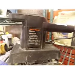 B & D FINISH SANDER - 1/3 - SHEET DUAL ACTION