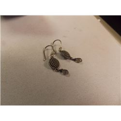 EARRINGS- DANGLE TEAR DROP CRYSTAL LIKE IN NON FEROUS