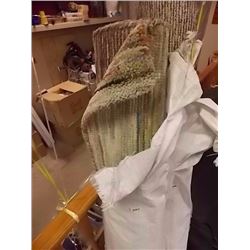 AREA CARPET - NEW COMTEMPORARY STRIPED CARPET - 5 X 8