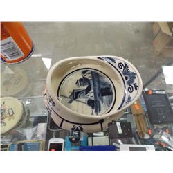 DELFT BLUE ASHTRAY/DISH - HAT