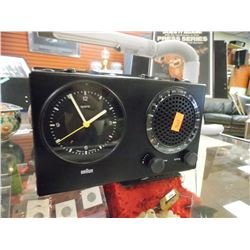 RETRO BRAUN CLOCK / RADIO