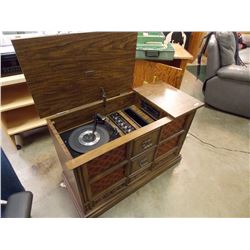 RETRO CABINET - RECORD PLAYER / RADIO