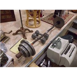 BARBELL WITH WEIGHTS & HAND WEIGHTS