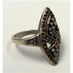 Vintage sterling silver ladies ring