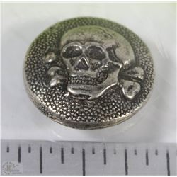 TOTENKOPT STAMPED SS BUTTON 155/38