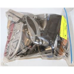 BAG OF ASSORTED POCKET KNIVES
