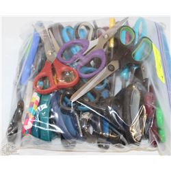 BAG OF ASSORTED SCISSORS