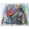 Image 1 : BAG OF ASSORTED SCISSORS