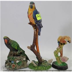 LOT OF 3 DECORATIVE RESIN FIGURINES OF PARROTS