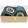 Image 1 : FLAT OF ASSORTED SIZE  ABRASIVE DISCS