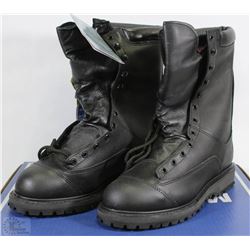 PAIR OF MATTERHORN CSA APPROVED WORK BOOTS SZ 9W