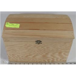 SOLID WOOD TREASURE CHESS