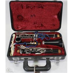 YAMAHA CLARINET IN CASE