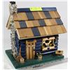 Image 1 : LOG CABIN BIRD HOUSE WITH A RETRACTABLE ROOF