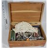 Image 1 : WOODEN BOX W/ SOUVENIR SPOONS COLLECTION