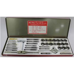 TAP AND DIE SET IN METAL CASE