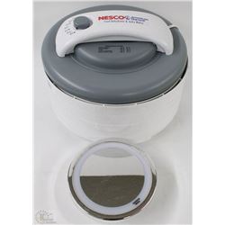 NESCO AMERICAN HARVEST FOOD DEHYDRATOR