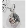 Image 3 : #42-14KT WHITE GOLD BLACK &WHITE DIAMOND PENDANT
