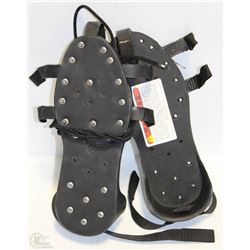 KORKERS SIZE MEDIUM ICE CLEATS