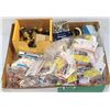 Image 1 : BOX WITH ASSORTED CONNECTORS, ROPE TIGHTENERS, AND