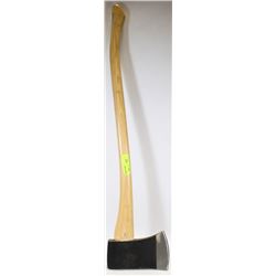 LUMBER JACK STYLE 3FT LONG WOODEN HANDLE AXE