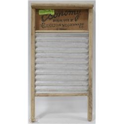 VINTAGE CANADIAN WOODENWARE CO WASHBOARD