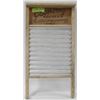 Image 1 : VINTAGE CANADIAN WOODENWARE CO WASHBOARD