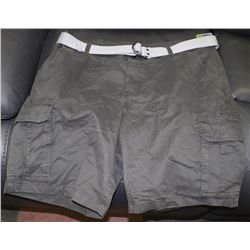 MENS CARGO SHORTS - SIZE 40